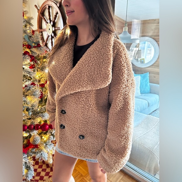 She And Sky Oversized Teddy Coat. Size Medium New with tag .Cozy and comfortable - Picture 4 of 11